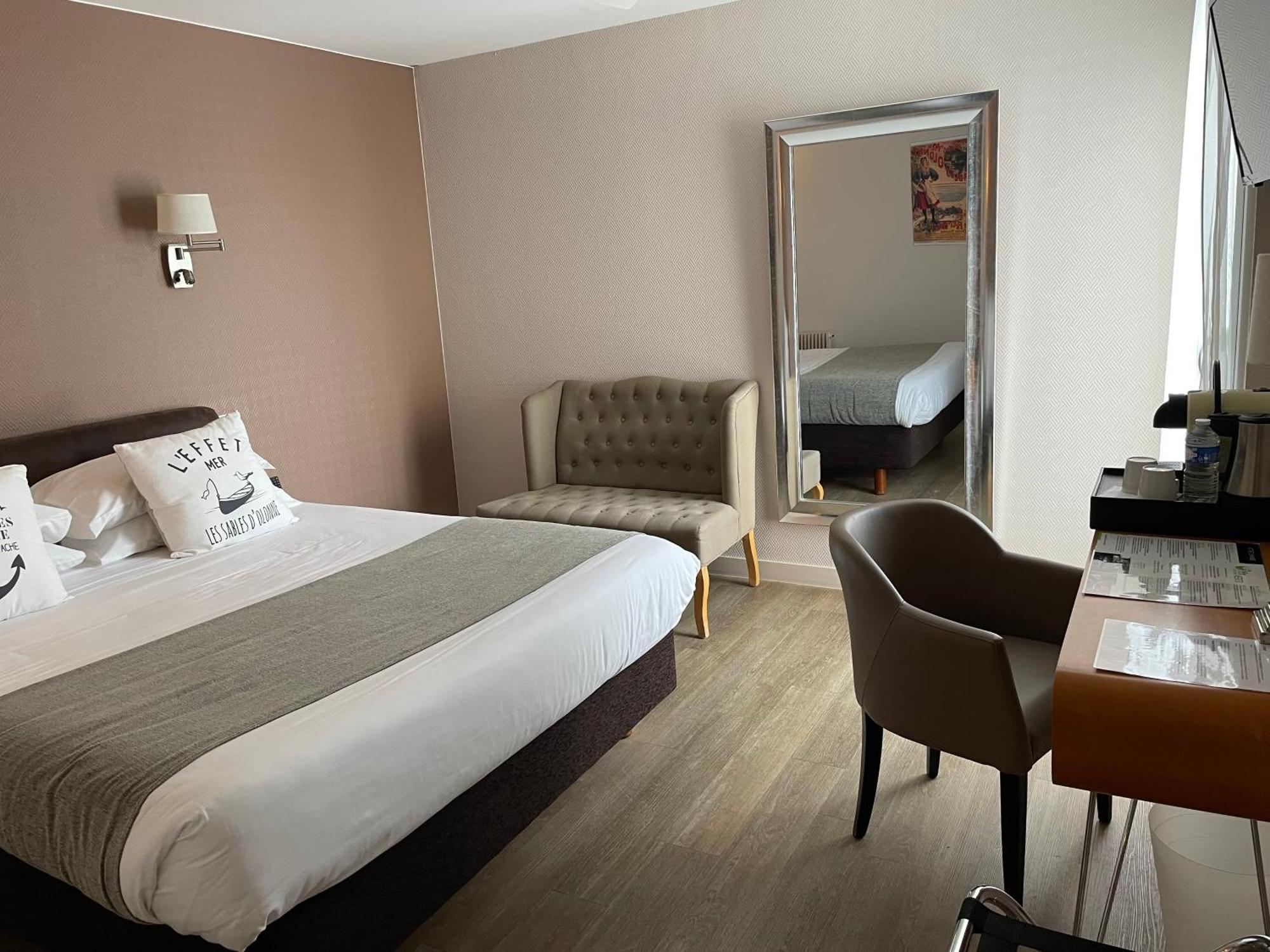 Cit'Hotel Le Chene Vert Les Sables-dʼOlonne Exterior foto